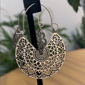 Hook lock Spanish style earrings